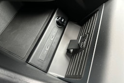 met. sininen Audi Q4 e-tron 2026 kuva 23.