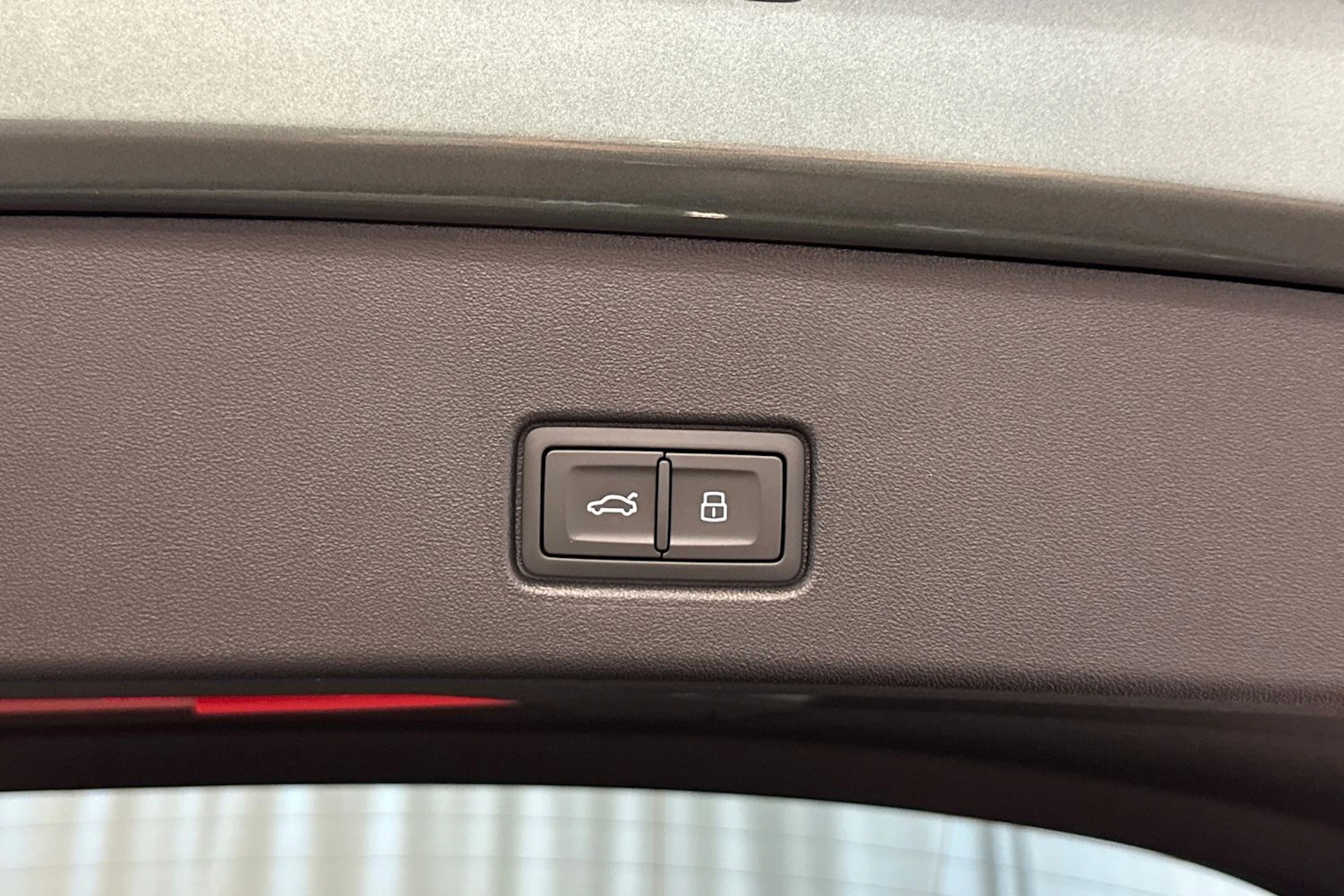 sage vihreä Audi Q4 e-tron 2026 kuva 14.