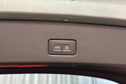sage vihreä Audi Q4 e-tron 2026 kuva 14.