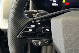 sage vihreä Audi Q4 e-tron 2026 kuva 19.