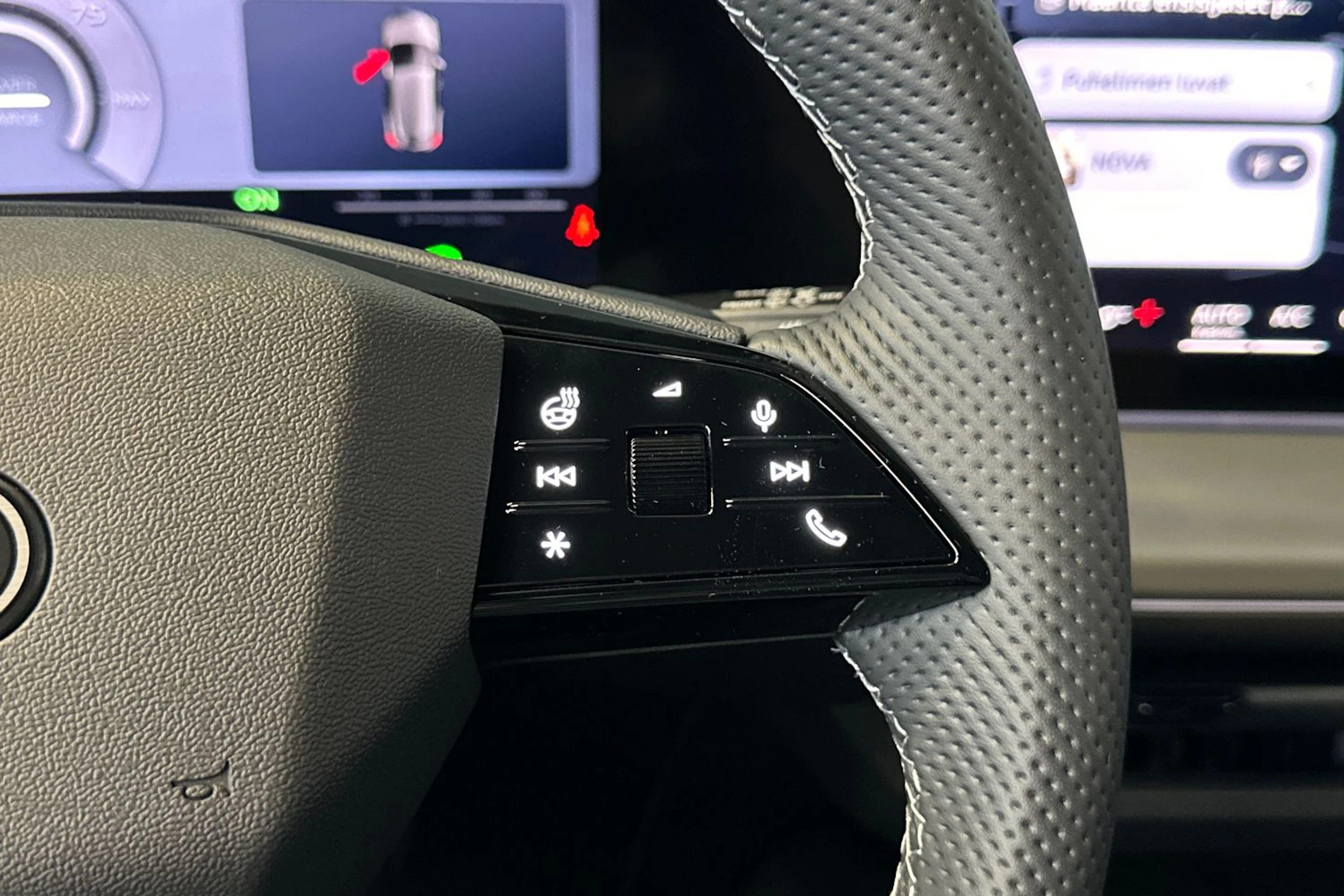 sage vihreä Audi Q4 e-tron 2026 kuva 20.