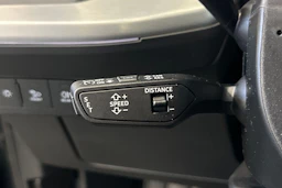 sage vihreä Audi Q4 e-tron 2026 kuva 21.