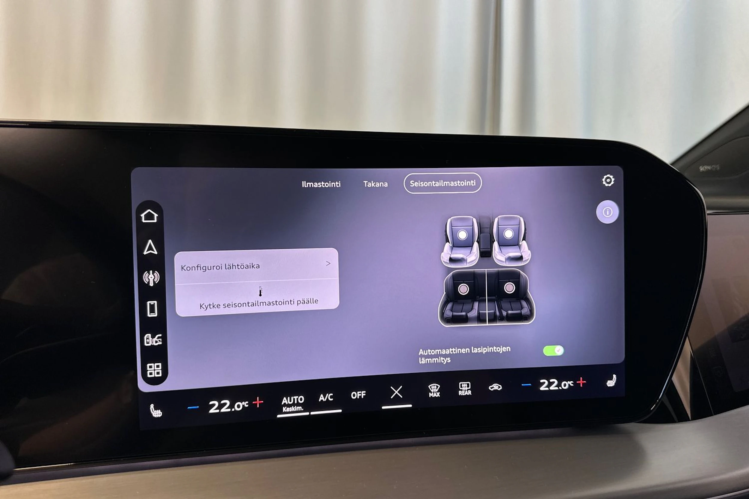 sage vihreä Audi Q4 e-tron 2026 kuva 25.