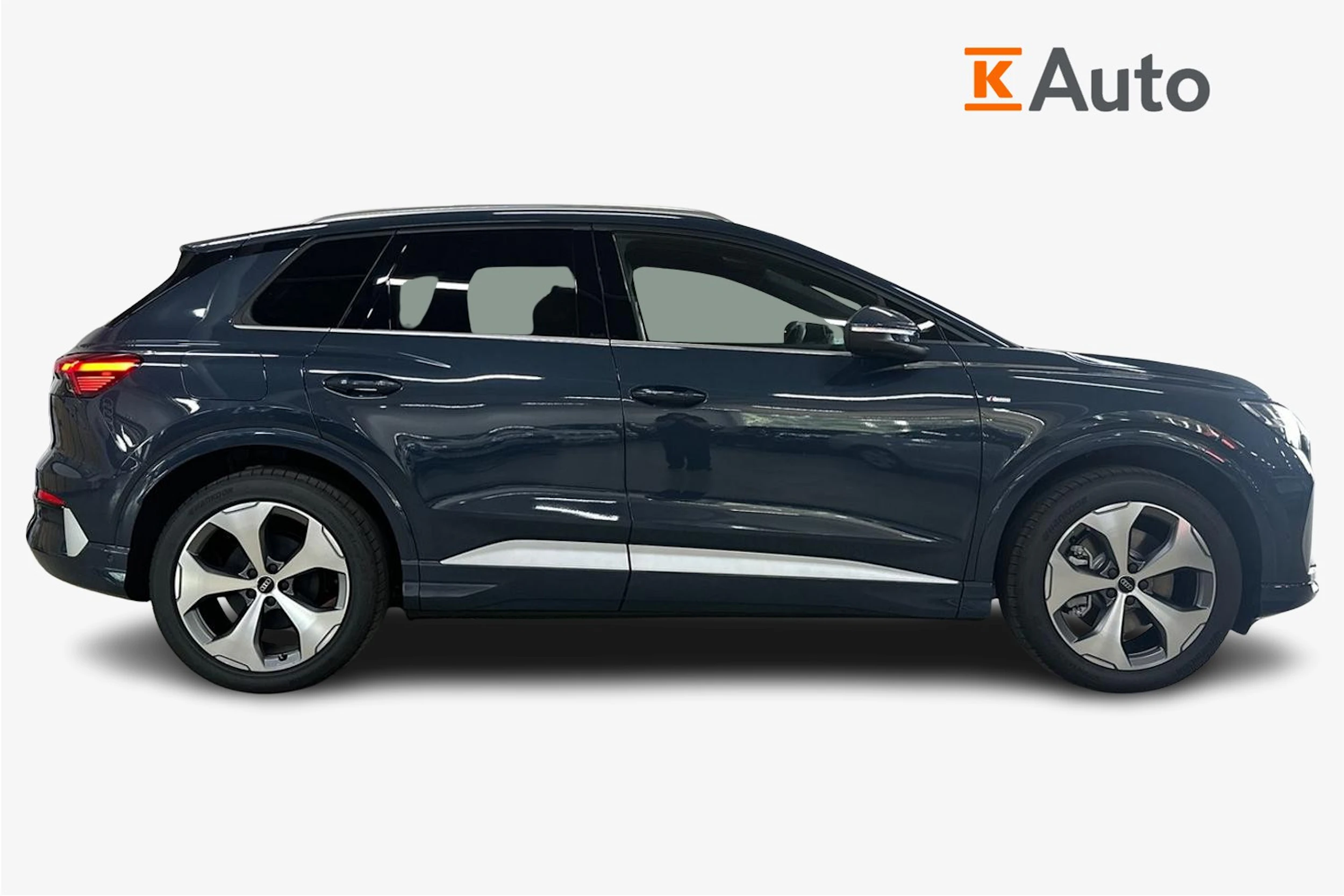 met. sininen Audi Q4 e-tron 2026 kuva 5.