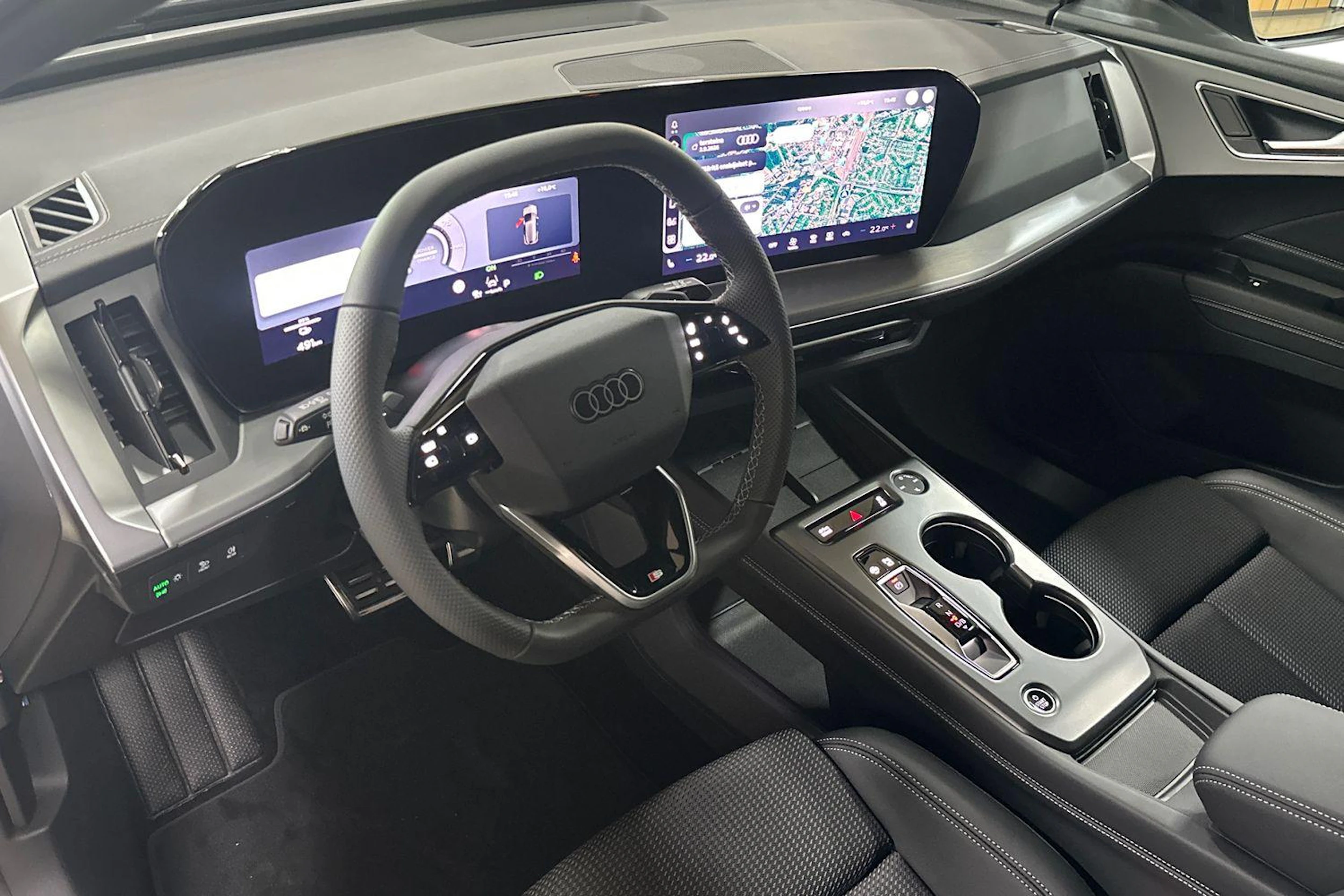 met. sininen Audi Q4 e-tron 2026 kuva 6.