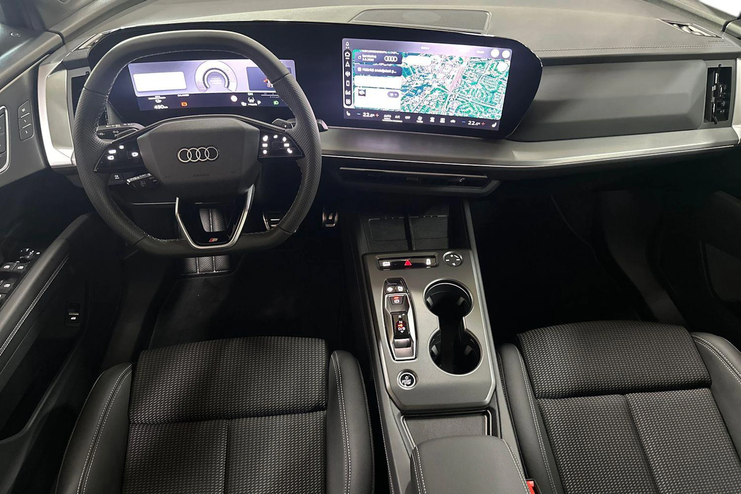 met. sininen Audi Q4 e-tron 2026 kuva 7.