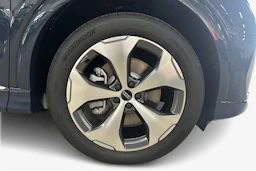 met. sininen Audi Q4 e-tron 2026 kuva 9.