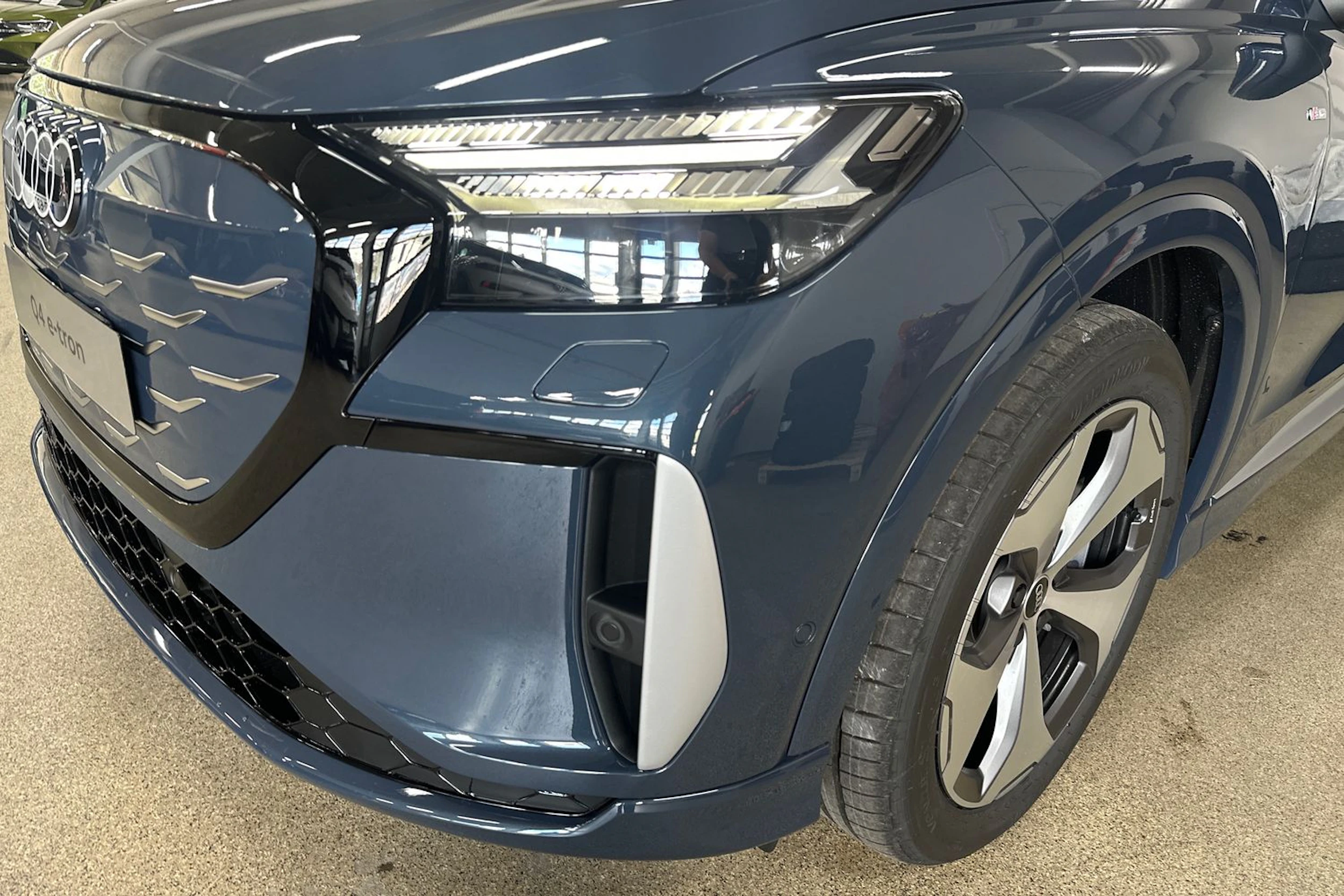 met. sininen Audi Q4 e-tron 2026 kuva 10.