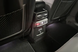 met. sininen Audi Q4 e-tron 2026 kuva 12.
