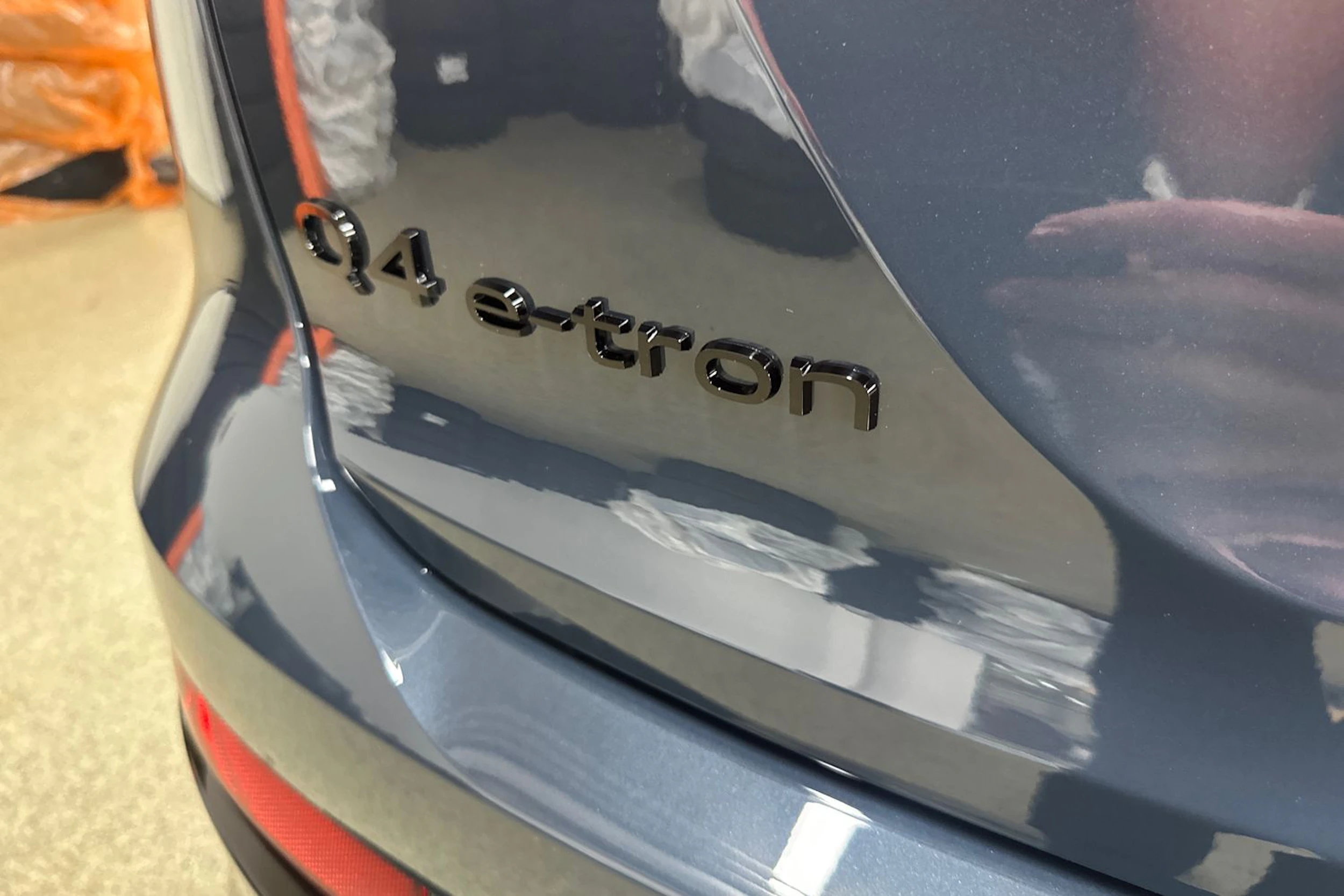 met. sininen Audi Q4 e-tron 2026 kuva 14.