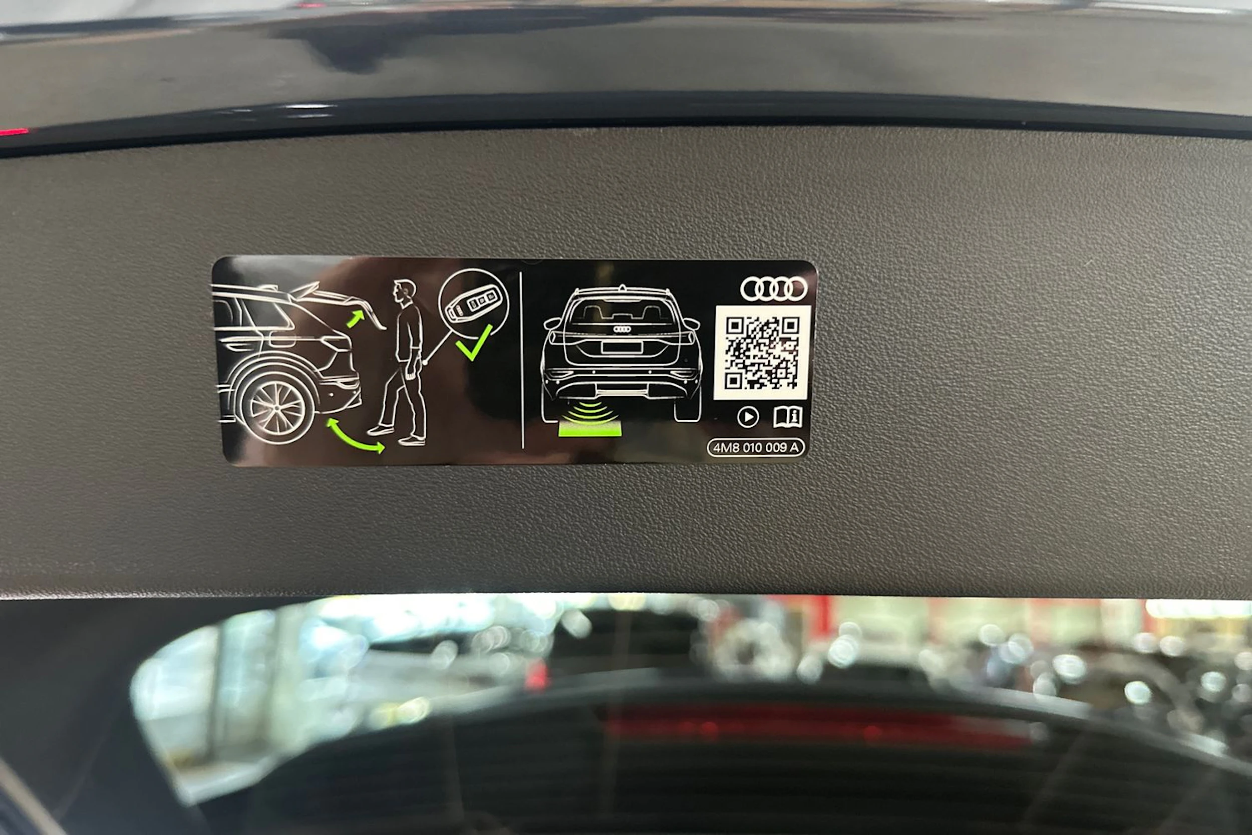 met. sininen Audi Q4 e-tron 2026 kuva 21.