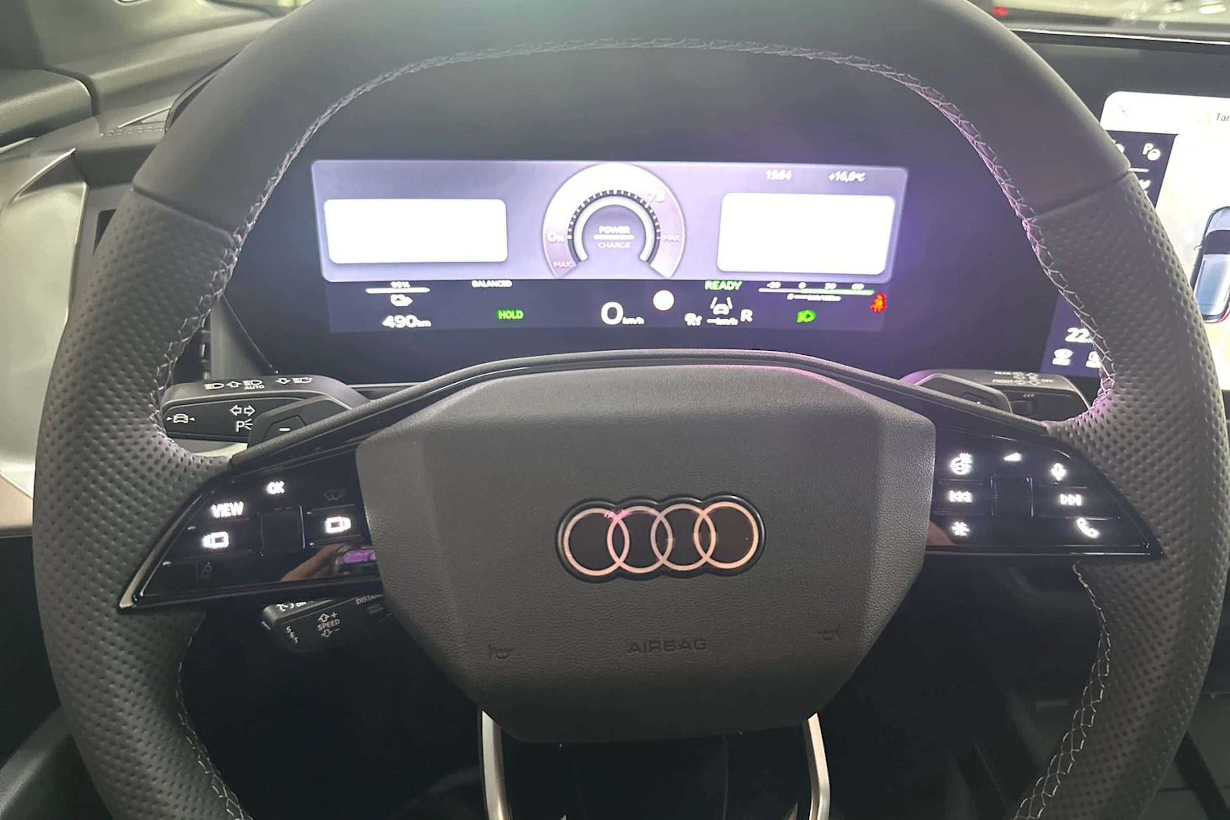 met. sininen Audi Q4 e-tron 2026 kuva 23.