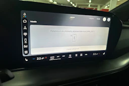 met. sininen Audi Q4 e-tron 2026 kuva 27.