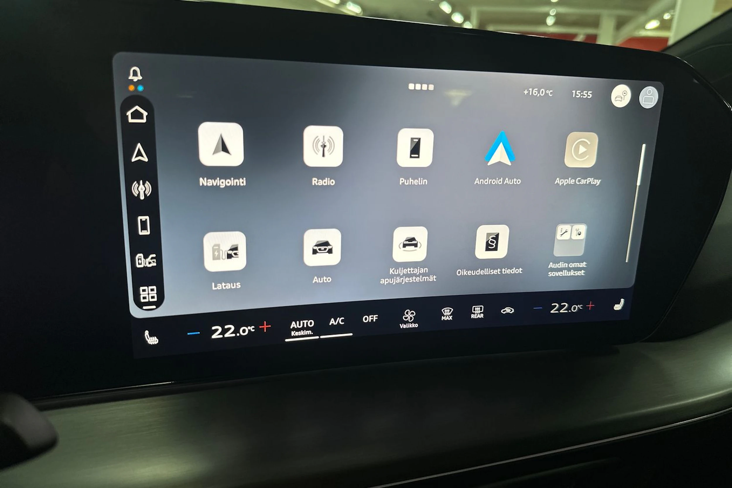 met. sininen Audi Q4 e-tron 2026 kuva 29.