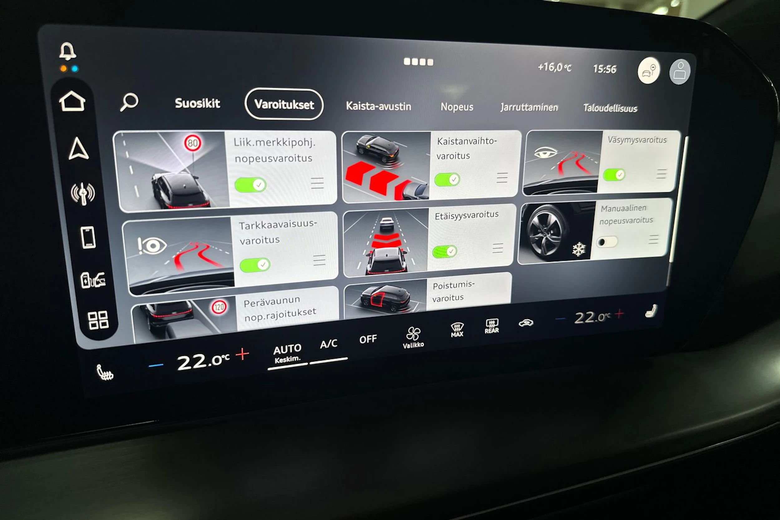 met. sininen Audi Q4 e-tron 2026 kuva 31.
