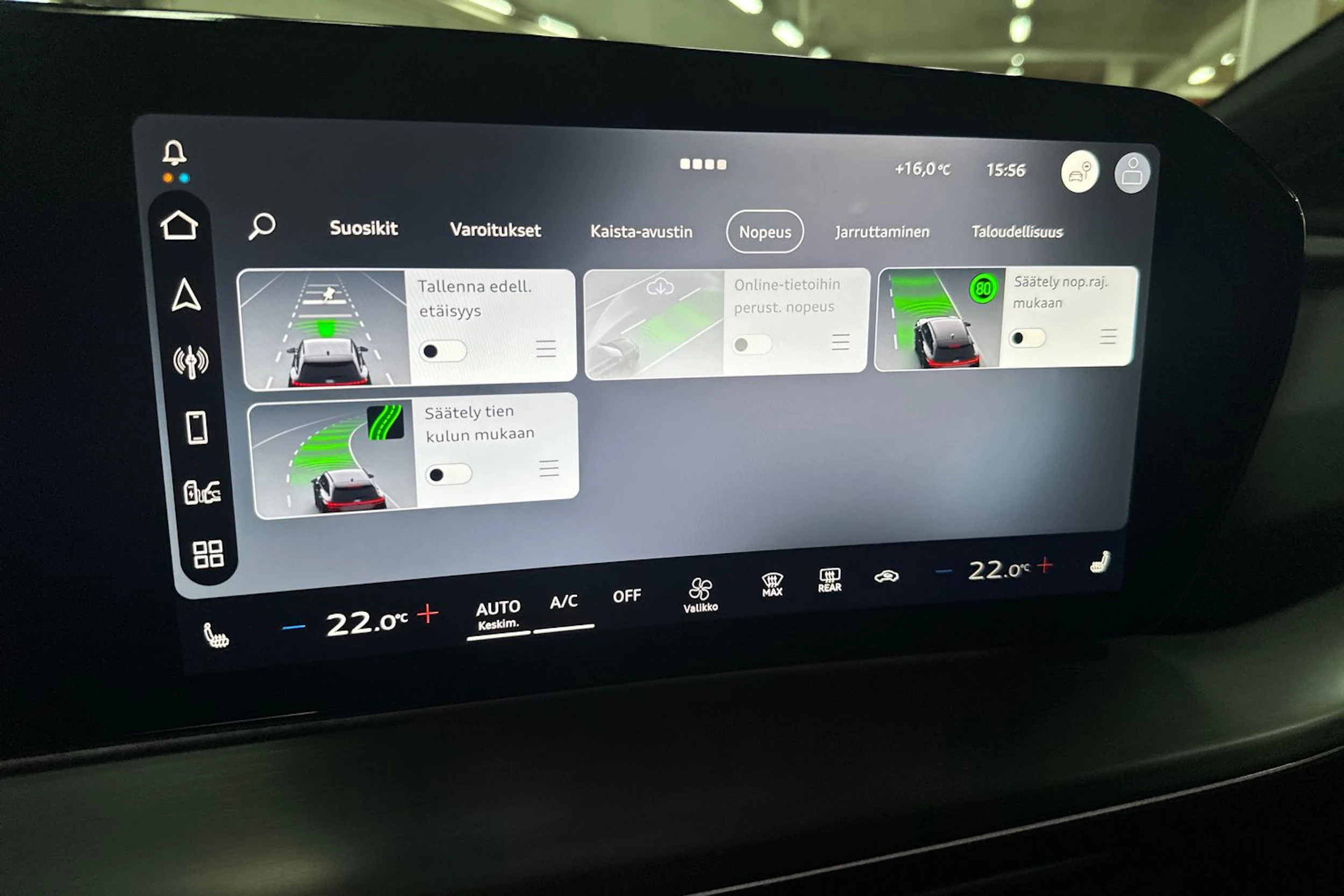 met. sininen Audi Q4 e-tron 2026 kuva 33.