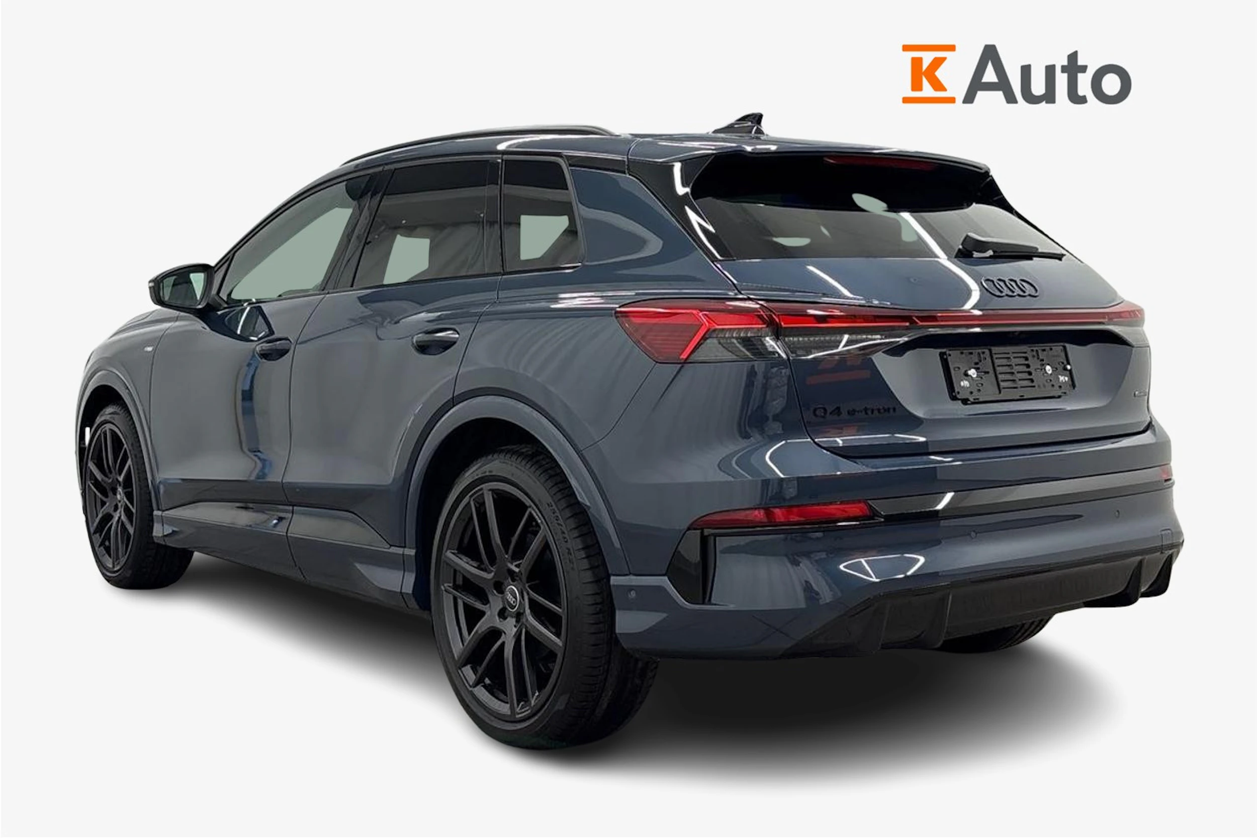 sininen Audi Q4 e-tron 2026 kuva 2.