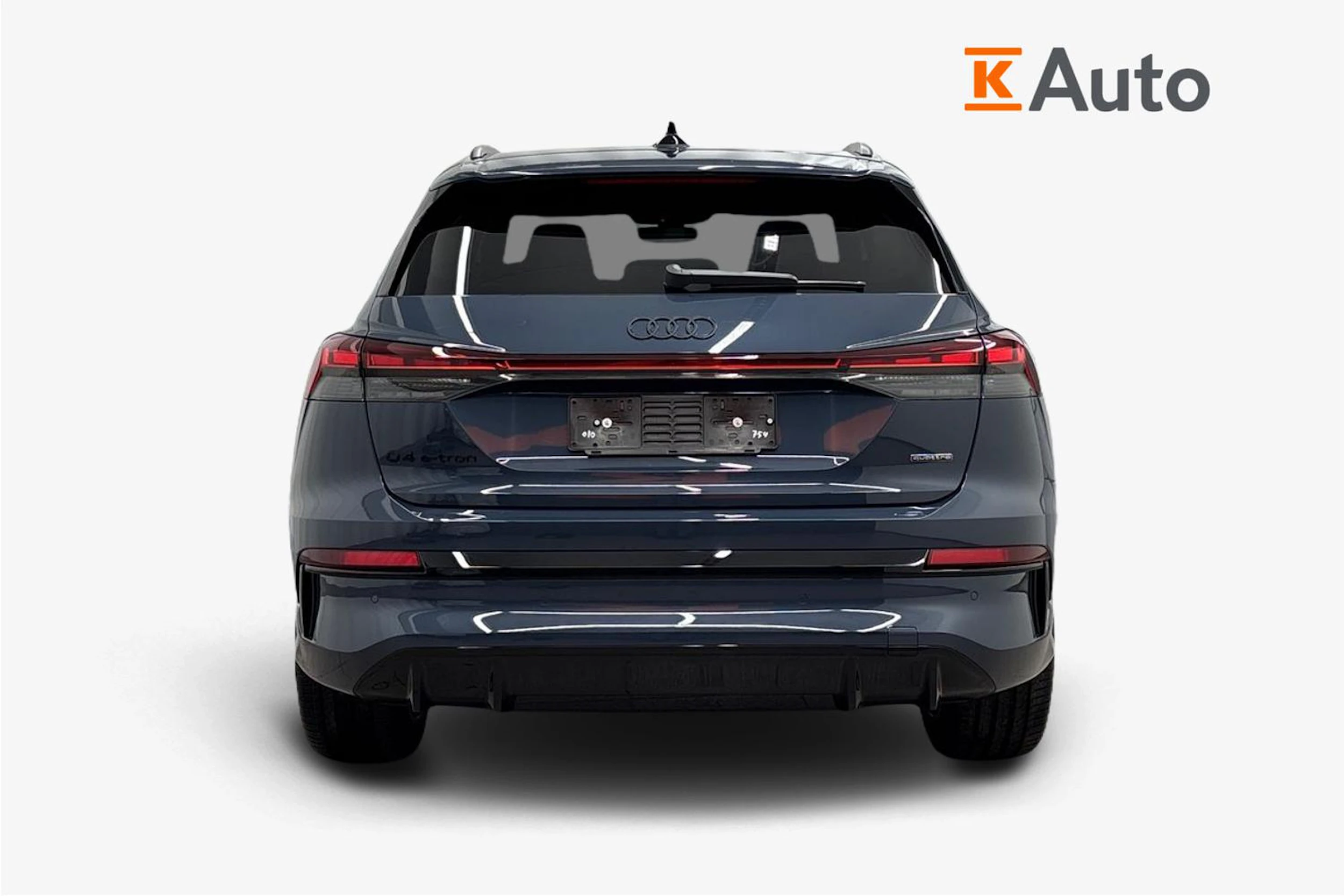 sininen Audi Q4 e-tron 2026 kuva 3.