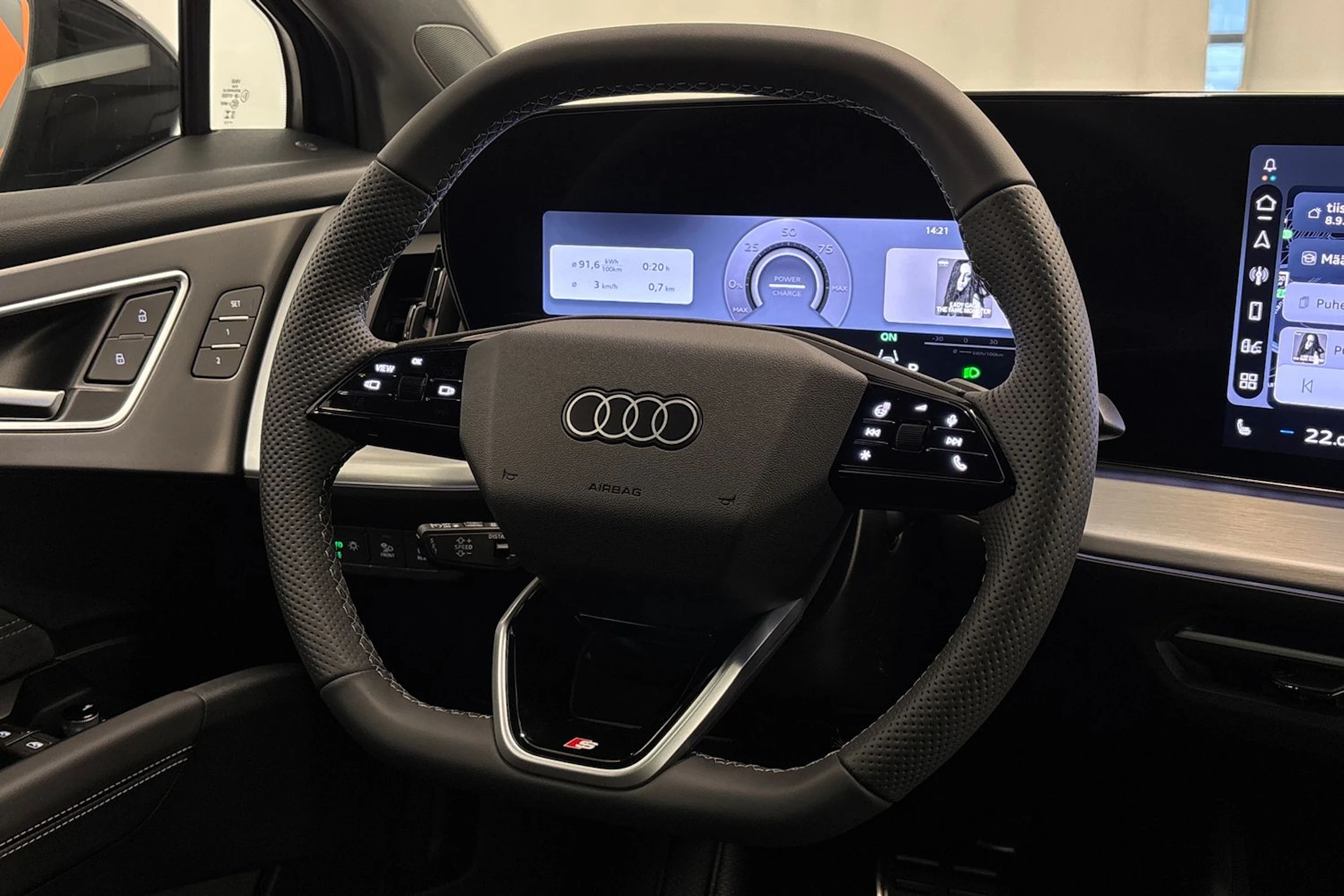 sininen Audi Q4 e-tron 2026 kuva 15.