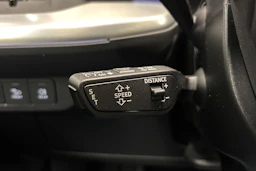 sininen Audi Q4 e-tron 2026 kuva 18.