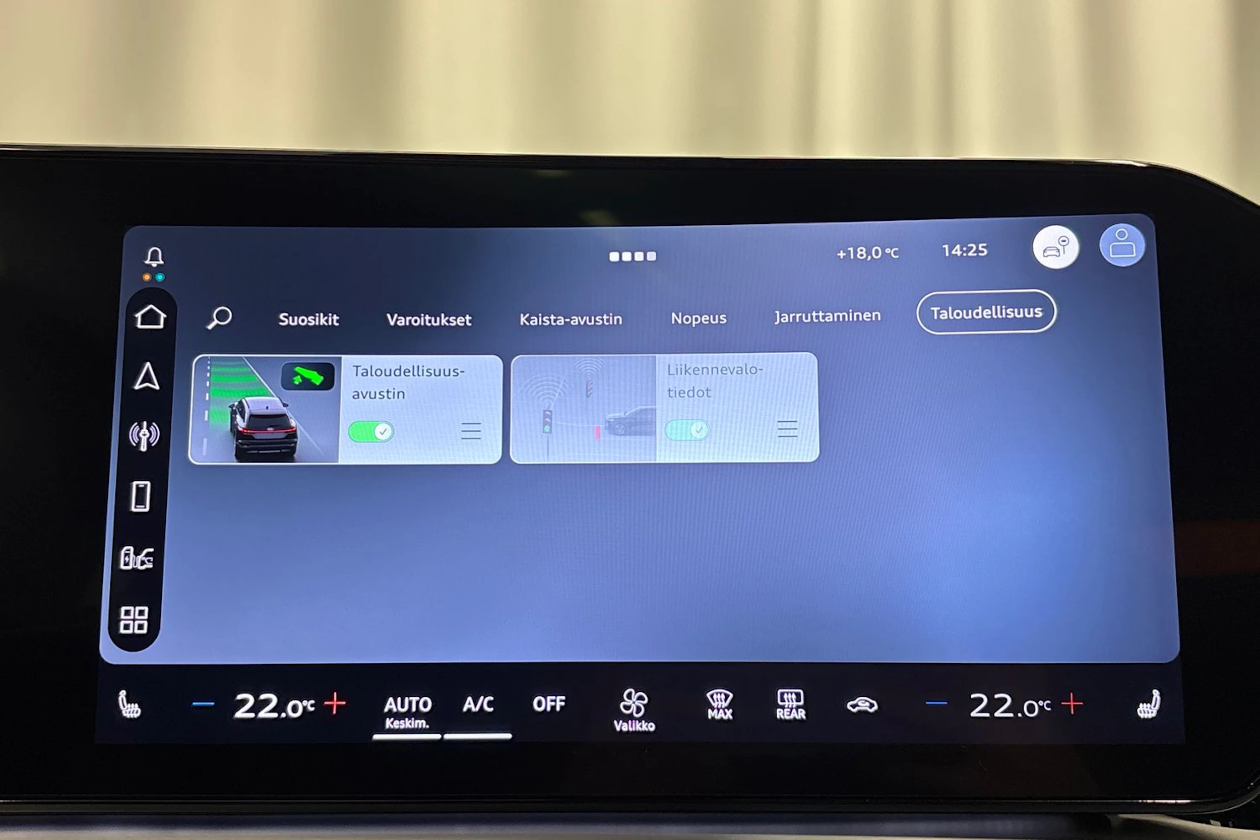 sininen Audi Q4 e-tron 2026 kuva 27.