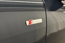 sininen Audi Q4 e-tron 2026 kuva 31.