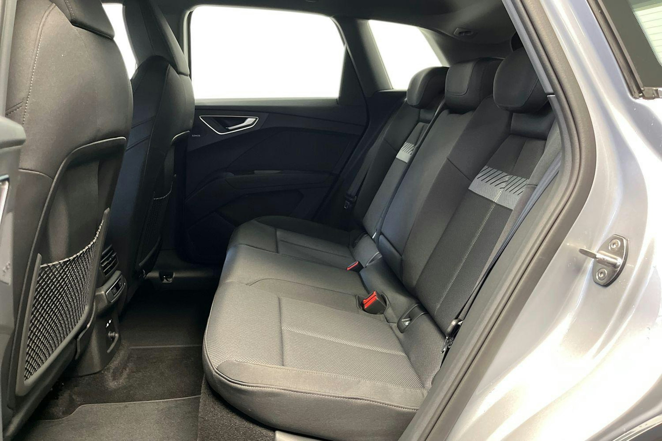 florett hopea Audi Q4 e-tron 2026 kuva 4.