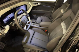 musta Audi Q4 e-tron 2026 kuva 6.
