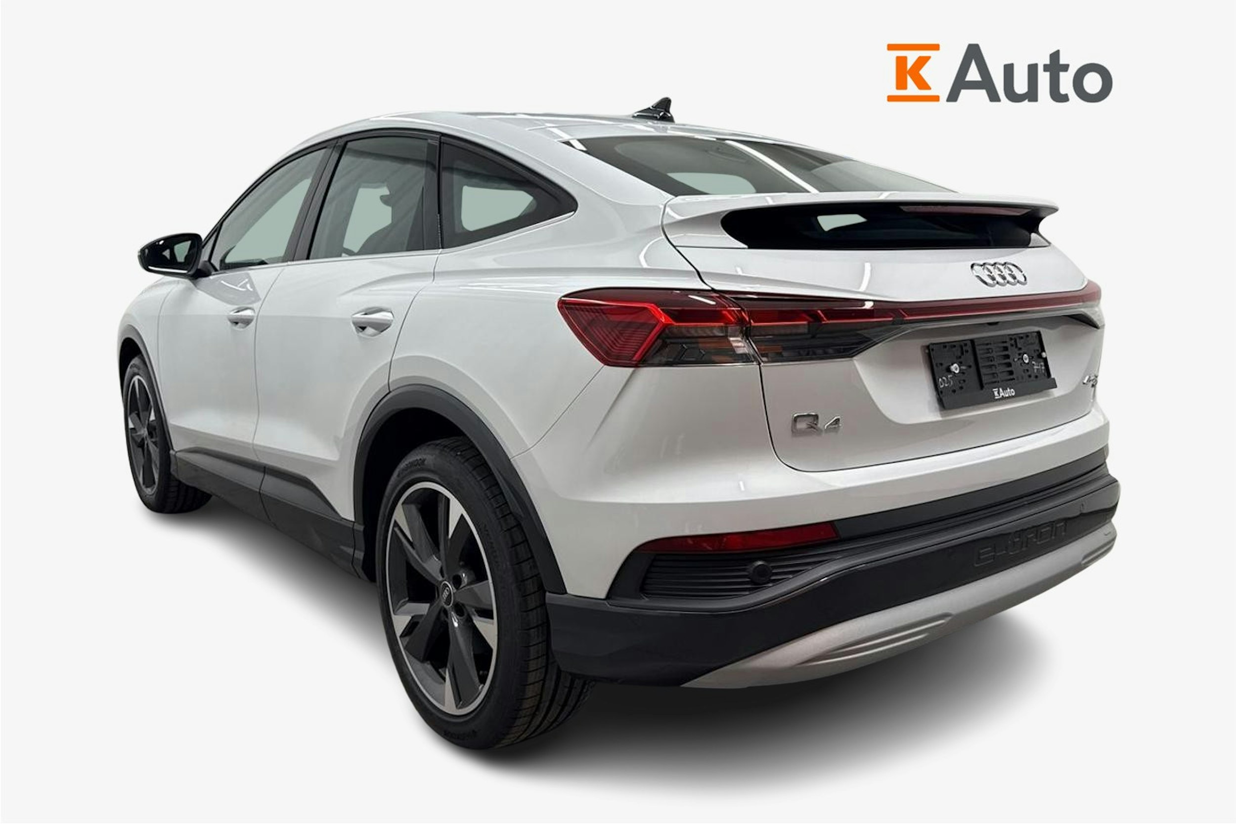 met. valkoinen Audi Q4 e-tron 2026 kuva 2.