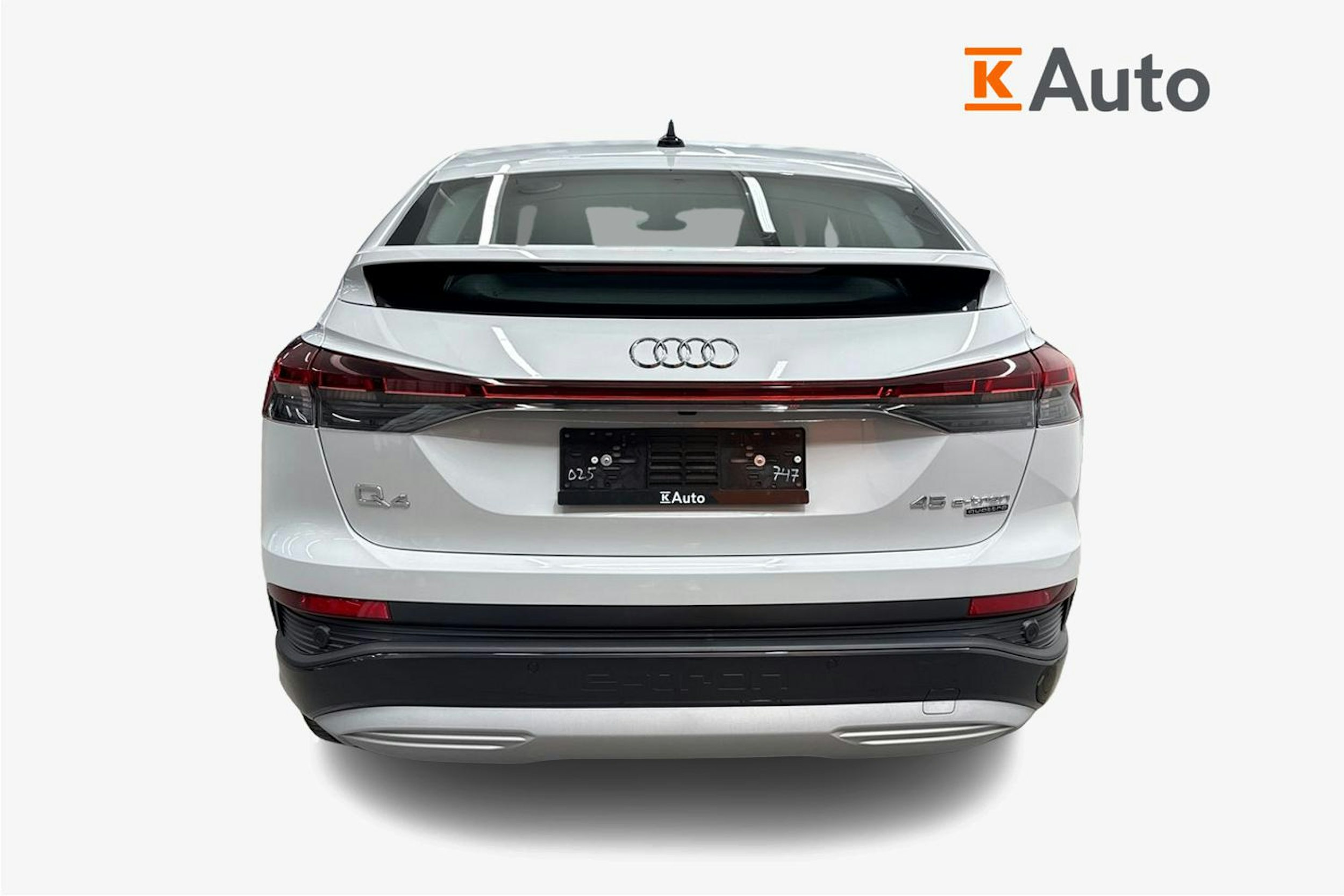 met. valkoinen Audi Q4 e-tron 2026 kuva 3.