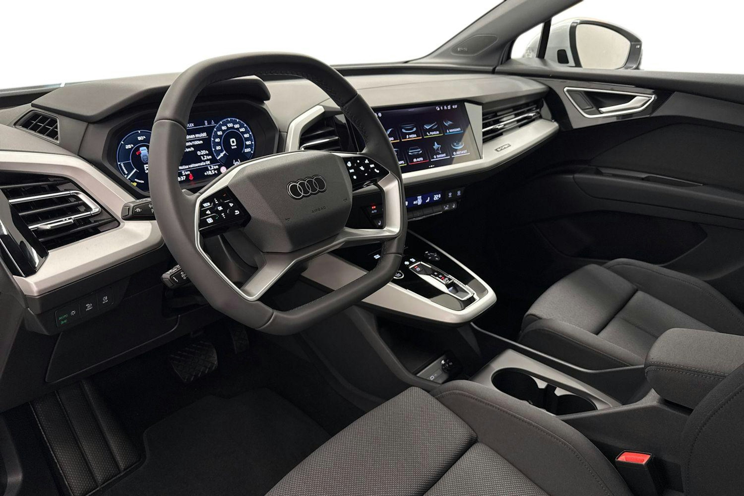 met. valkoinen Audi Q4 e-tron 2026 kuva 6.