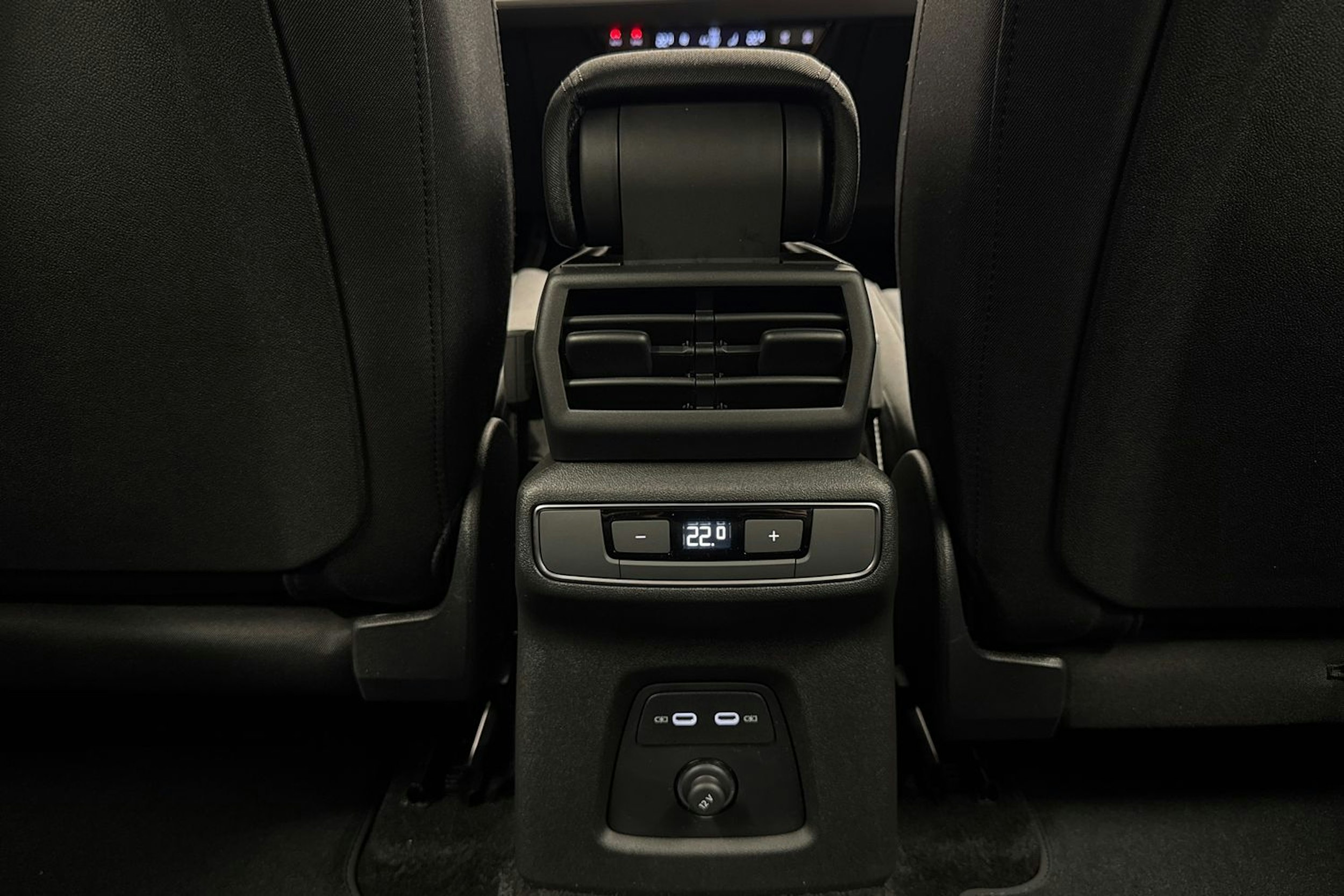 met. valkoinen Audi Q4 e-tron 2026 kuva 15.