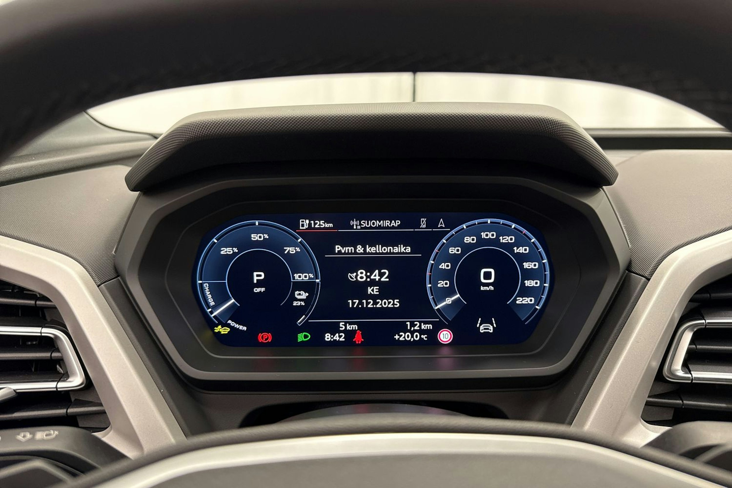 met. valkoinen Audi Q4 e-tron 2026 kuva 17.