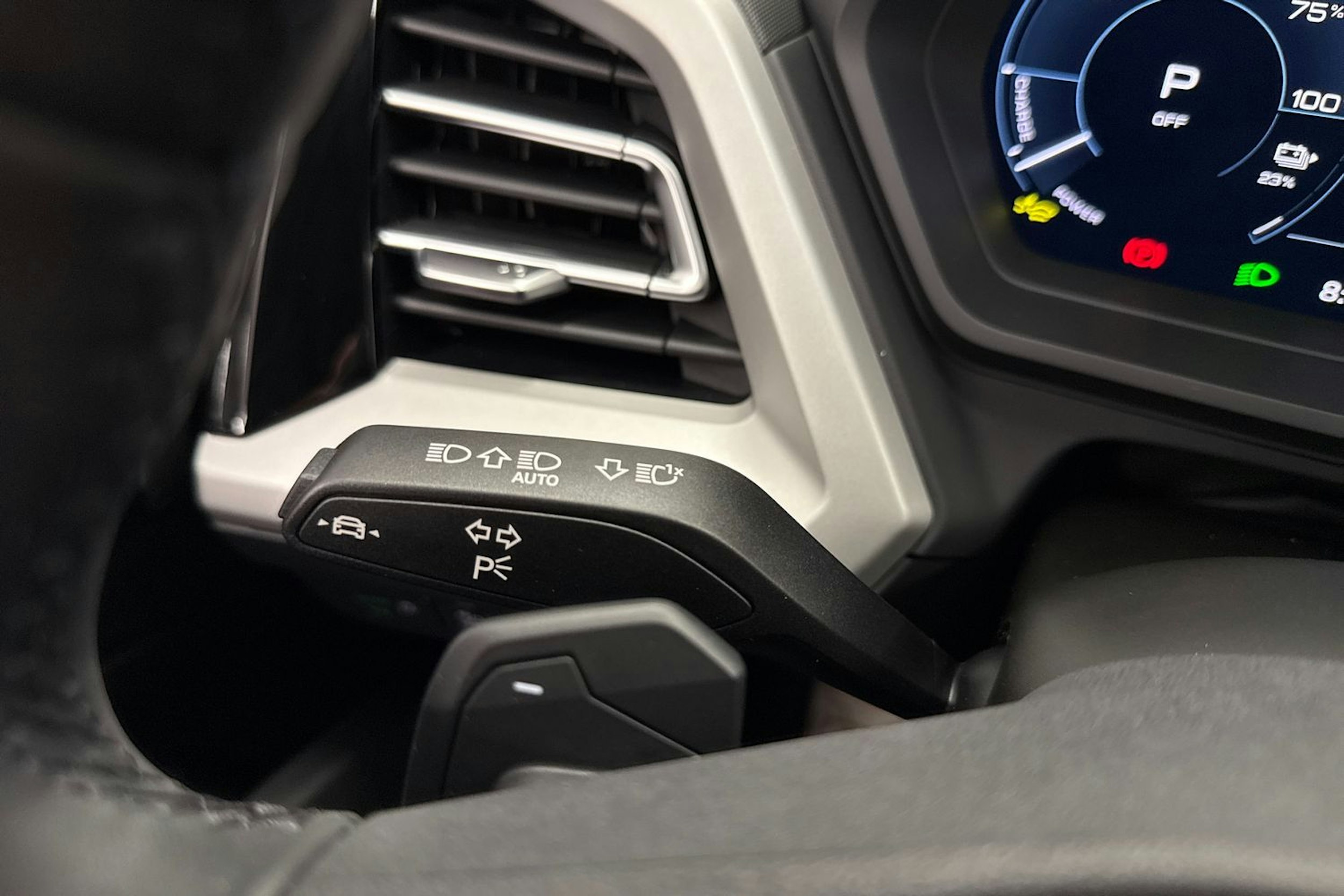 met. valkoinen Audi Q4 e-tron 2026 kuva 18.