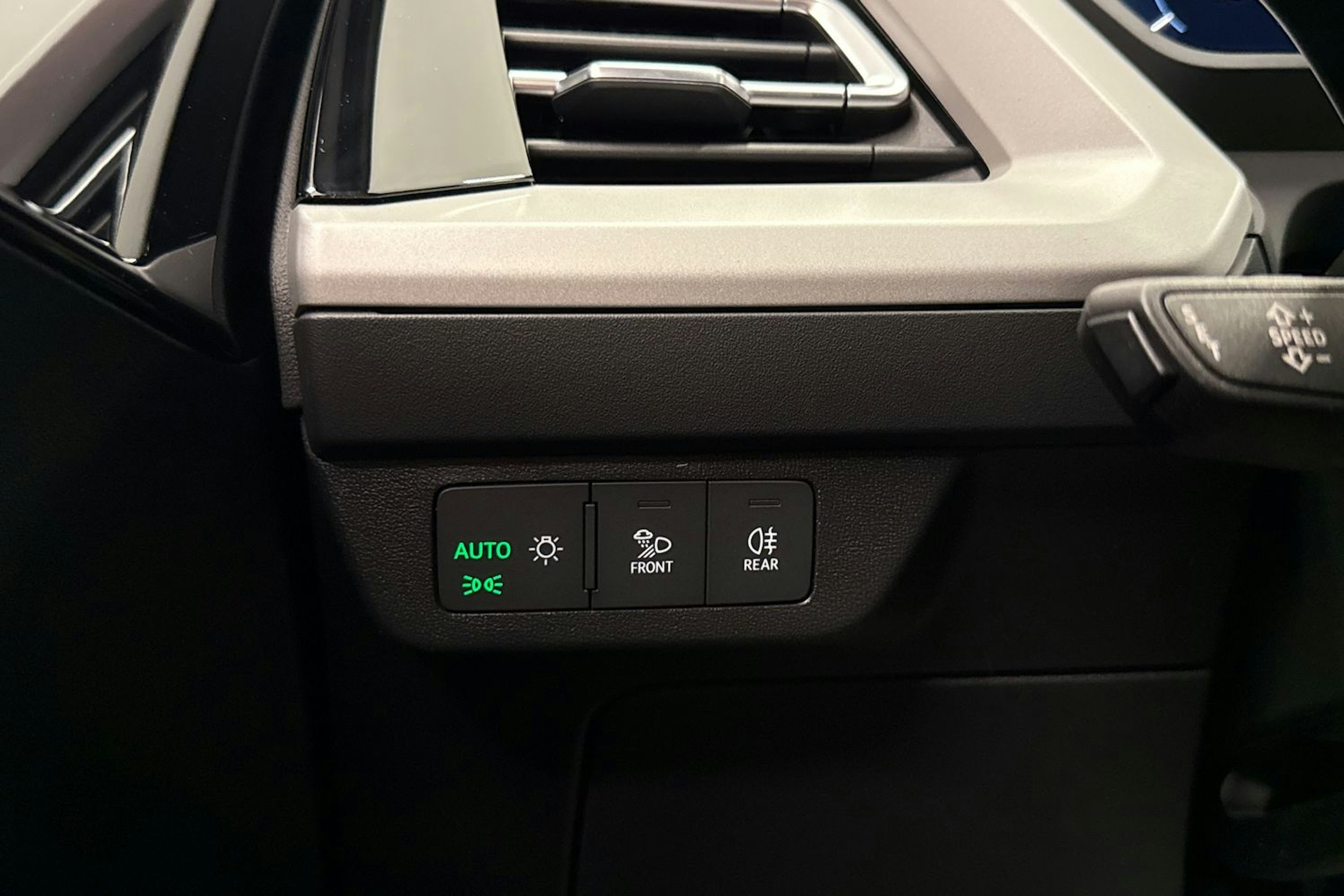 met. valkoinen Audi Q4 e-tron 2026 kuva 21.