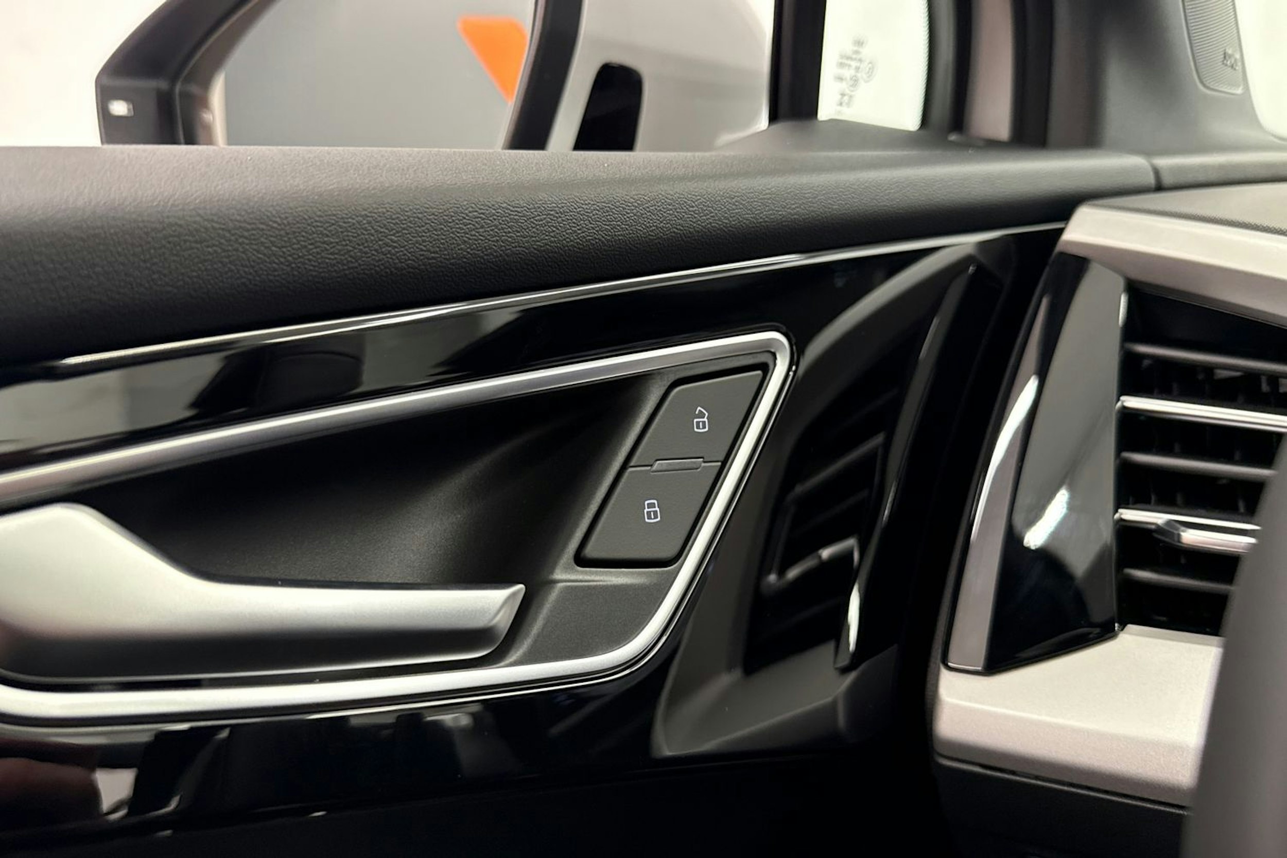 met. valkoinen Audi Q4 e-tron 2026 kuva 22.