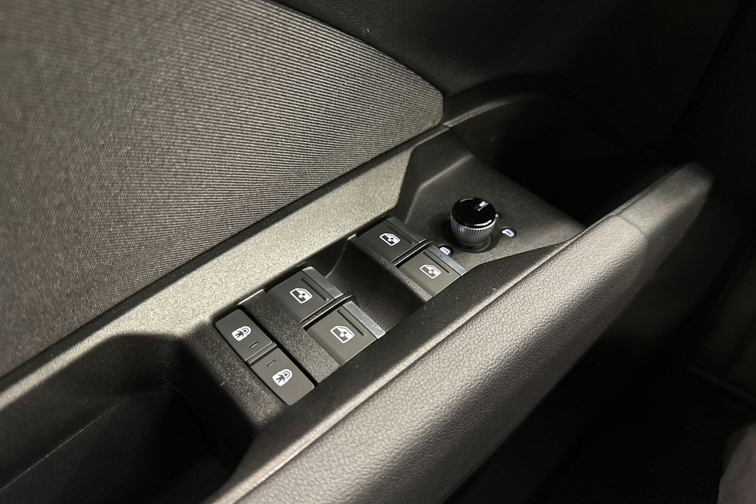 met. valkoinen Audi Q4 e-tron 2026 kuva 23.