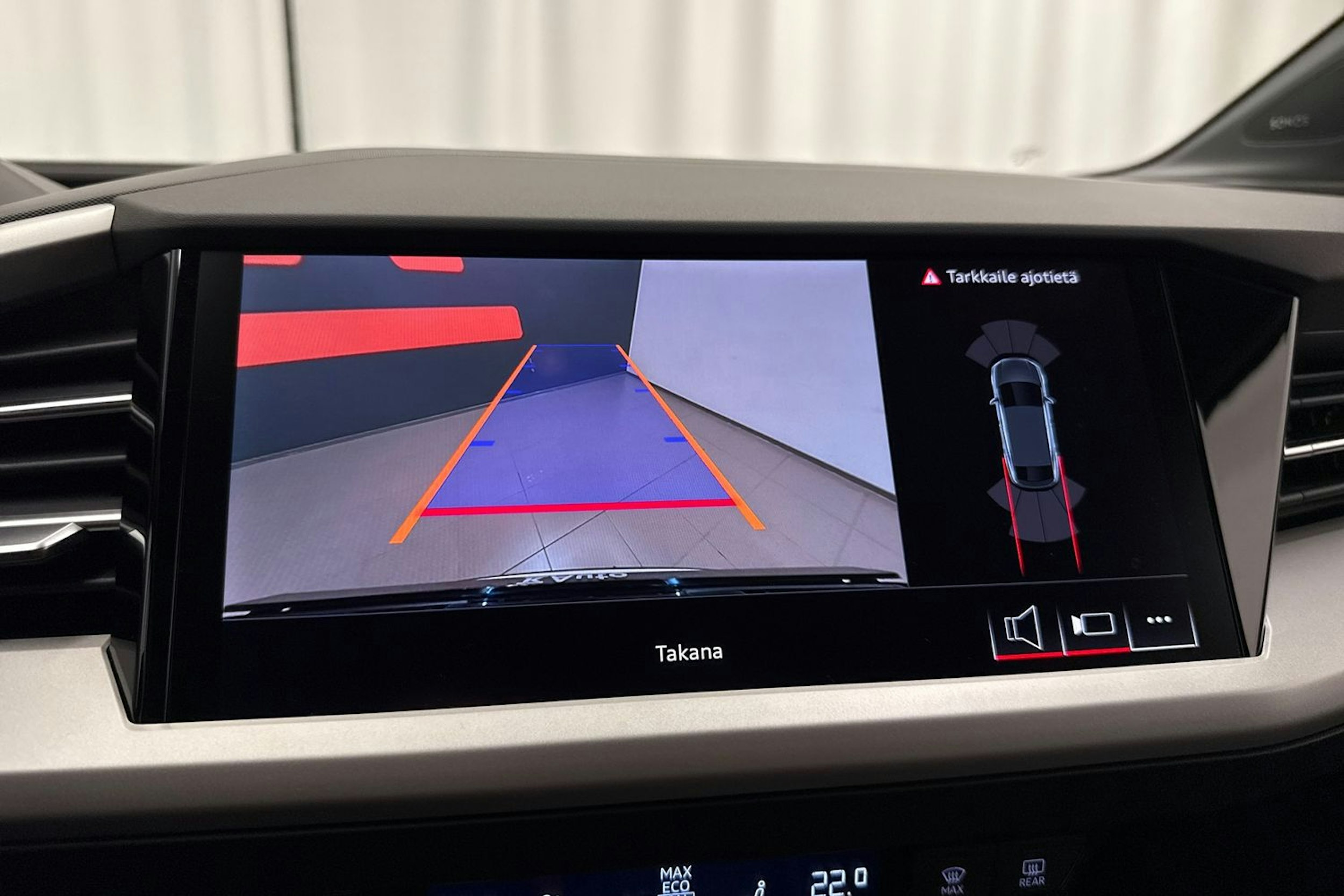 met. valkoinen Audi Q4 e-tron 2026 kuva 28.