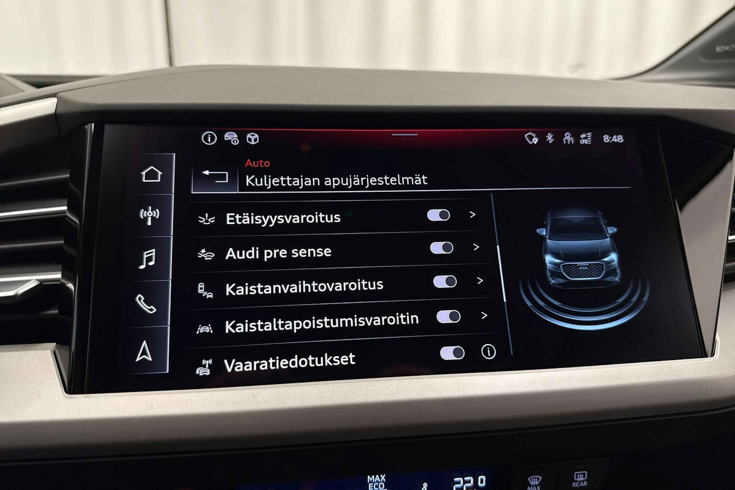 met. valkoinen Audi Q4 e-tron 2026 kuva 33.