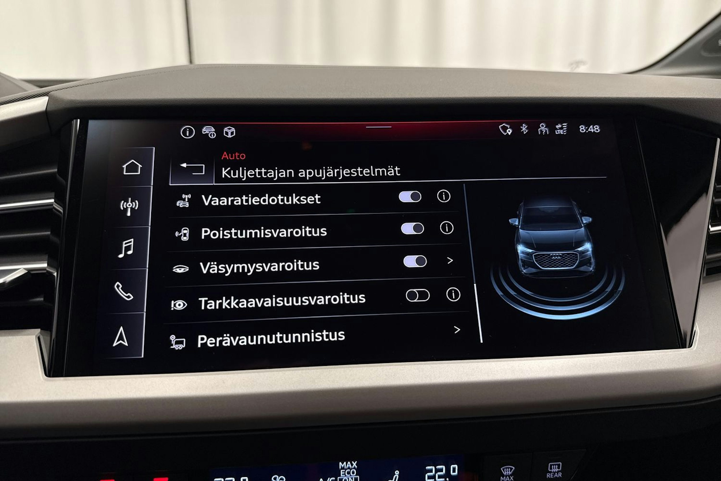 met. valkoinen Audi Q4 e-tron 2026 kuva 34.