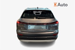 harmaa Audi Q4 e-tron 2026 kuva 3.