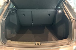 harmaa Audi Q4 e-tron 2026 kuva 12.