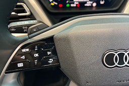 harmaa Audi Q4 e-tron 2026 kuva 14.