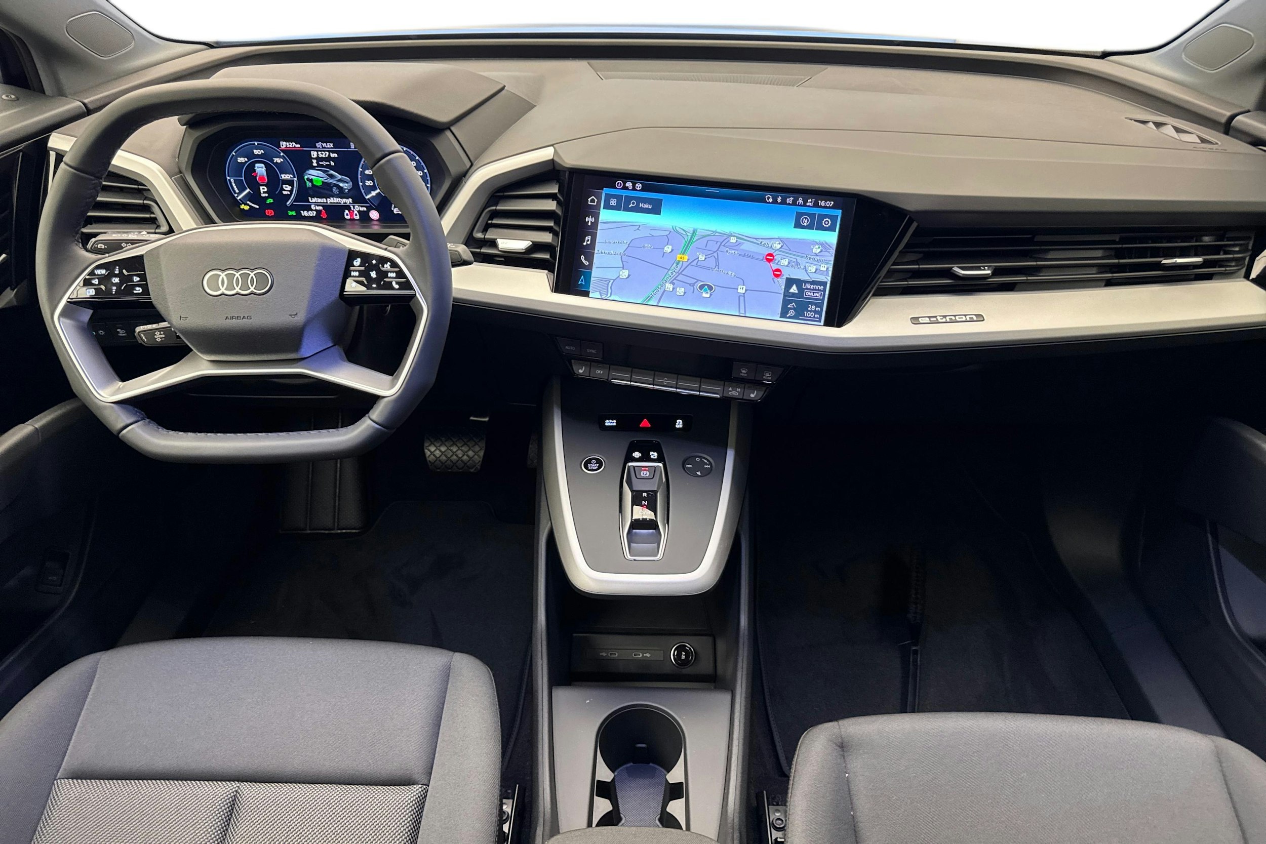 musta Audi Q4 e-tron 2026 kuva 7.
