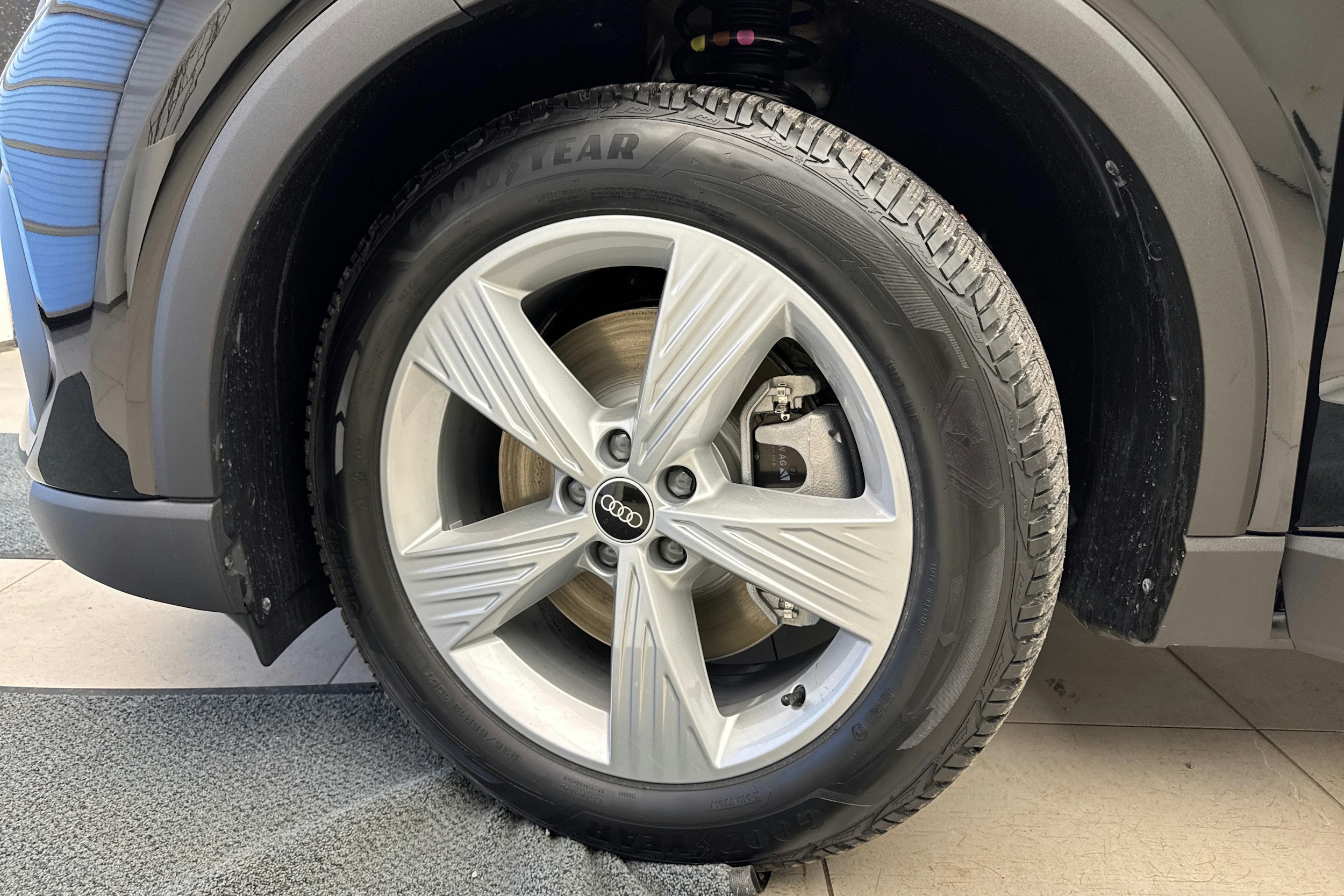 musta Audi Q4 e-tron 2026 kuva 10.