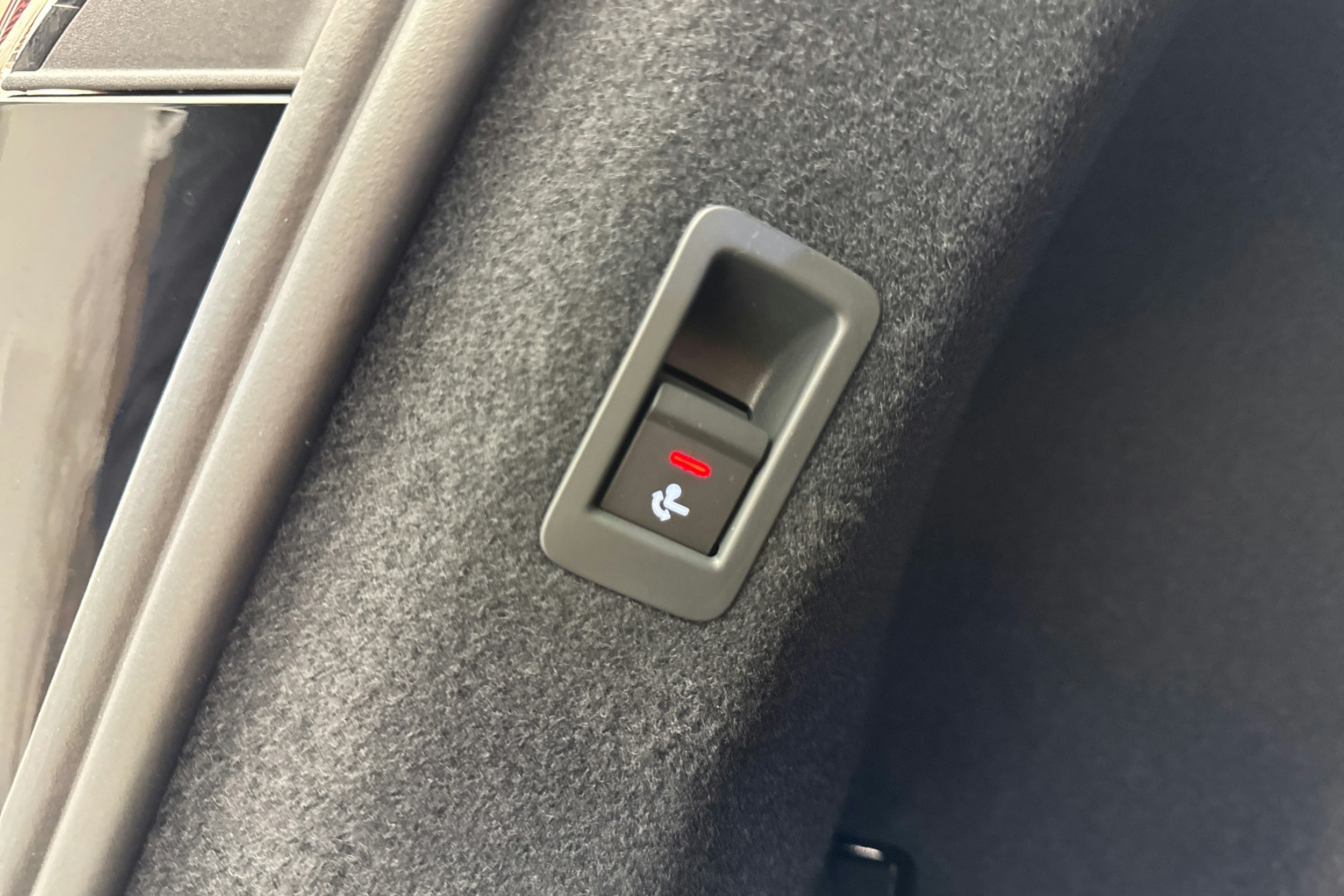 musta Audi Q4 e-tron 2026 kuva 13.