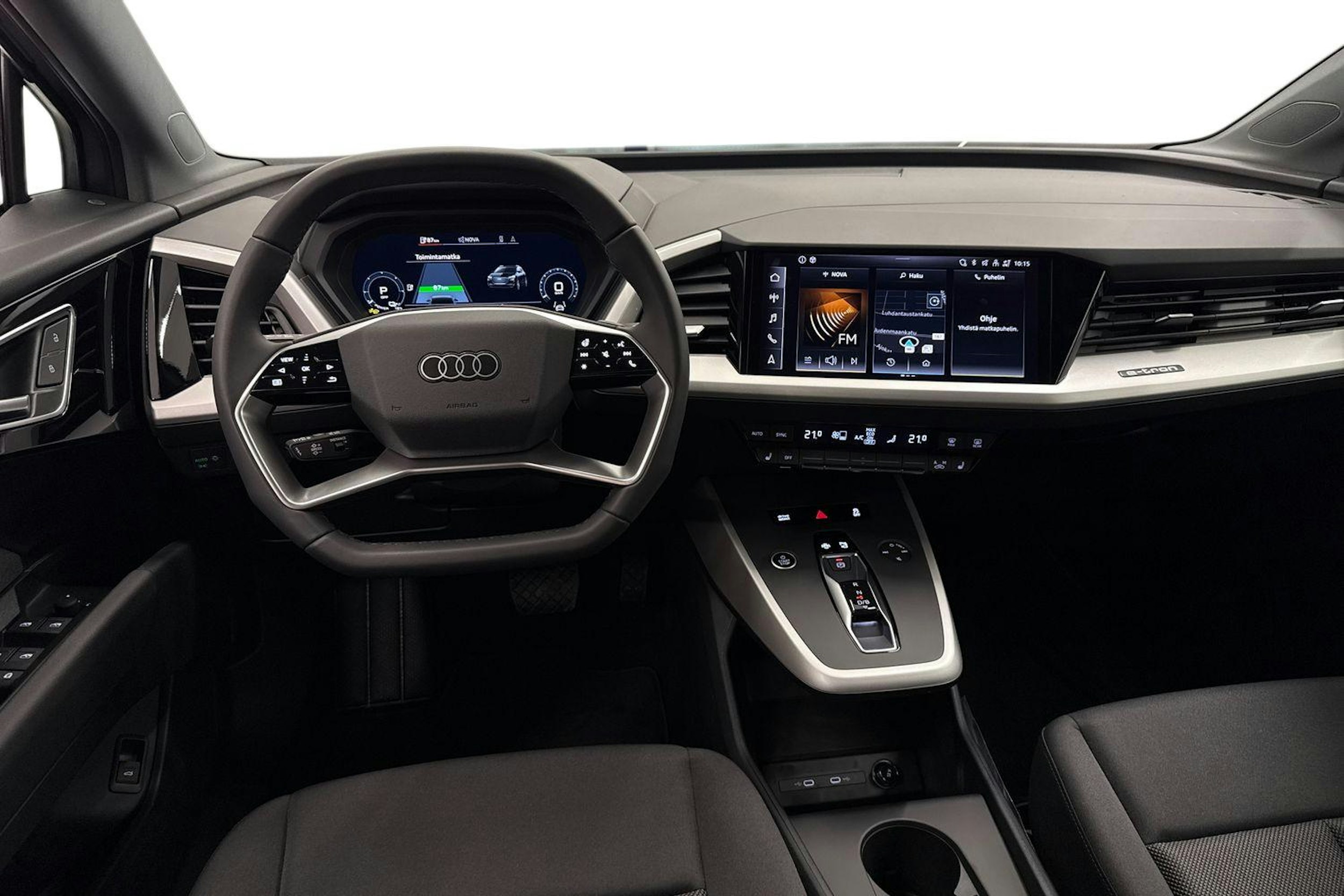 met. harmaa Audi Q4 e-tron 2026 kuva 7.