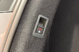 met. harmaa Audi Q4 e-tron 2026 kuva 13.