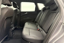 met. harmaa Audi Q4 e-tron 2026 kuva 14.