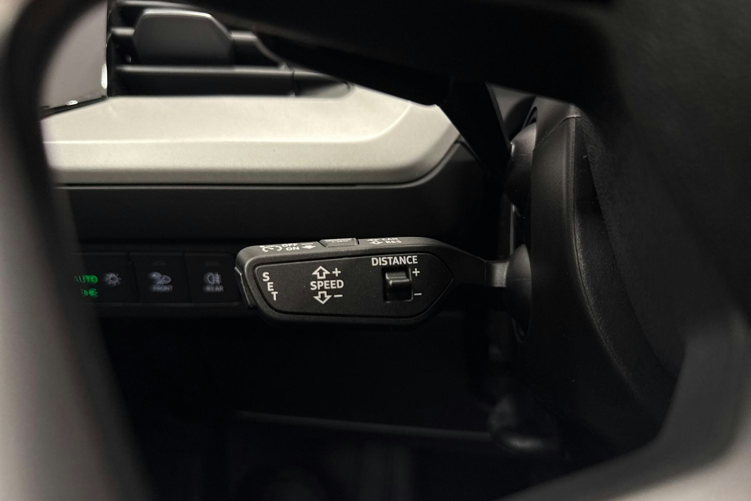 met. harmaa Audi Q4 e-tron 2026 kuva 20.